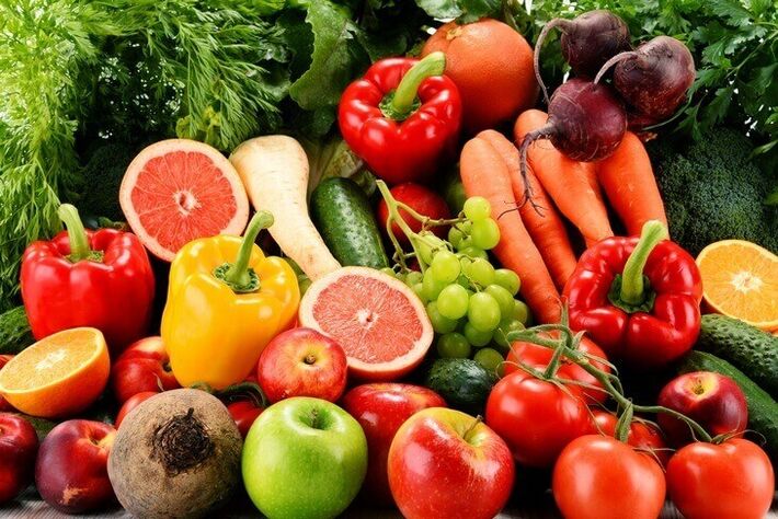 La tua dieta quotidiana per dimagrire può includere la maggior parte della frutta e della verdura