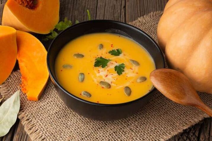 La zuppa di purea di zucca nella tua dieta favorirà un'efficace perdita di peso